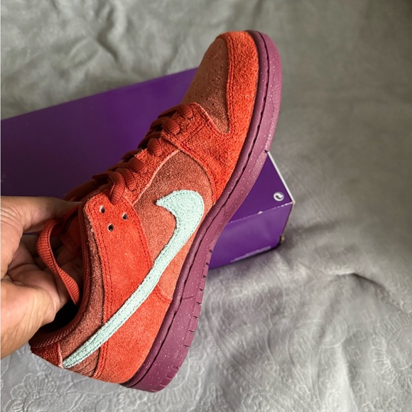 Nike Dunk Mystic Red - Size 9.5 - Picture 9 of 9